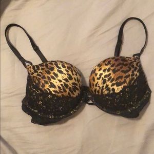 Victoria’s Secret bombshell bra